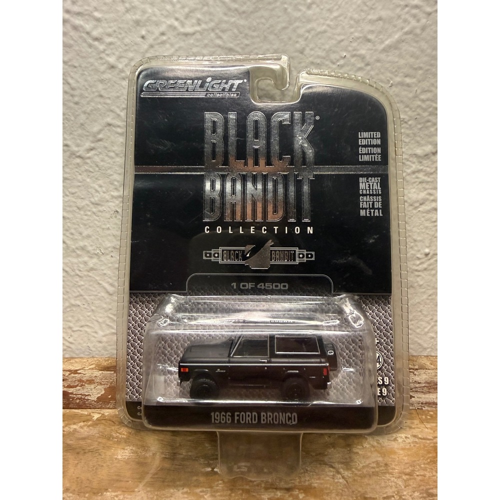 Greenlight Collectibles‎ Black Bandit 1966 Ford Bronco 1:64 Diecast Car